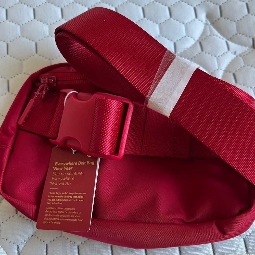 Lululemon Everywhere Belt Bag Lunar New Year Red with Gold detail - Picture 4 of 5